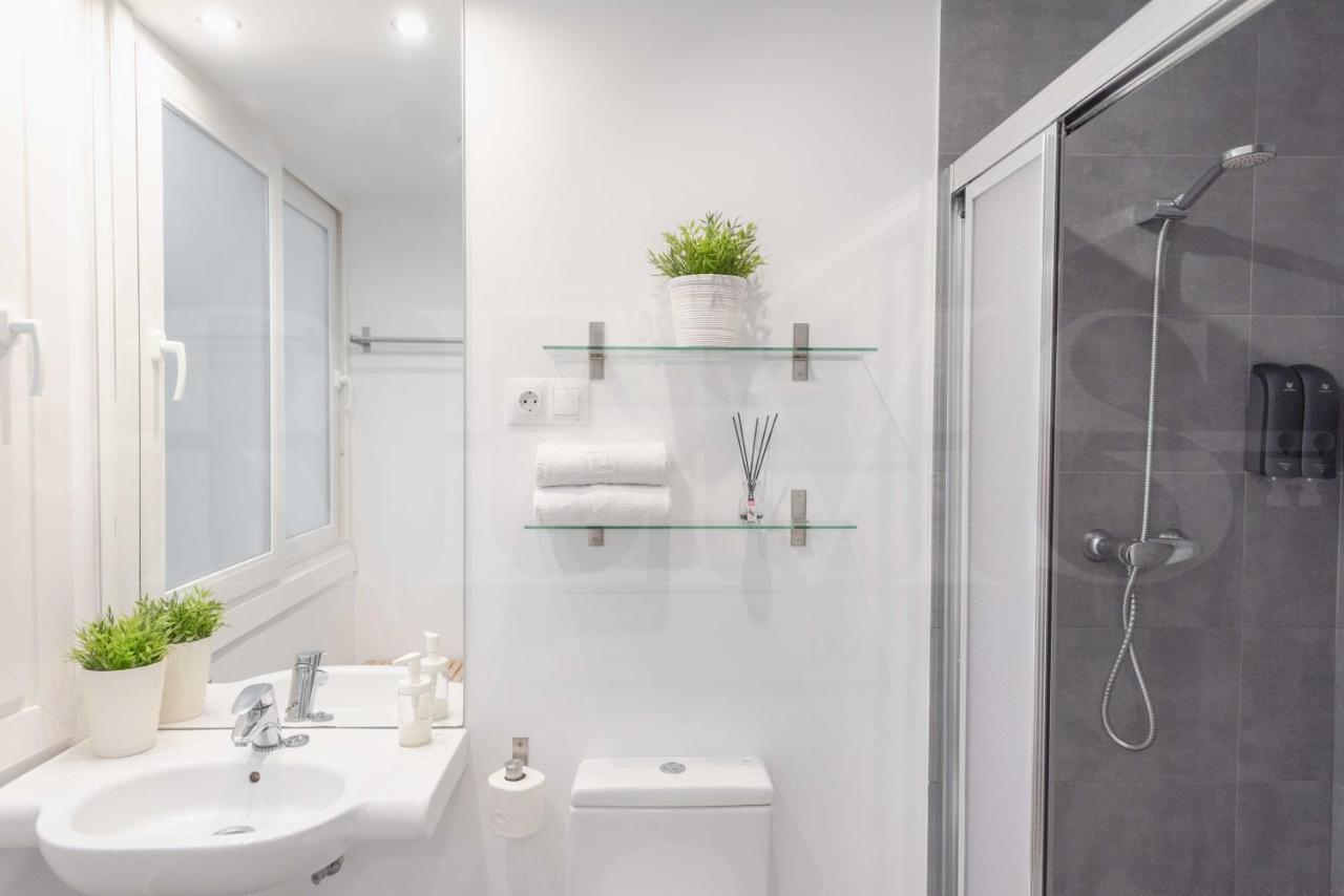 Apartamento Cosy Flat With Private Balcony - Historic Center By Rems Málaga Exterior foto